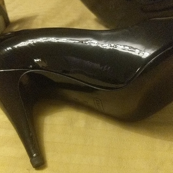Coach black stilettos - Picture 2 of 5